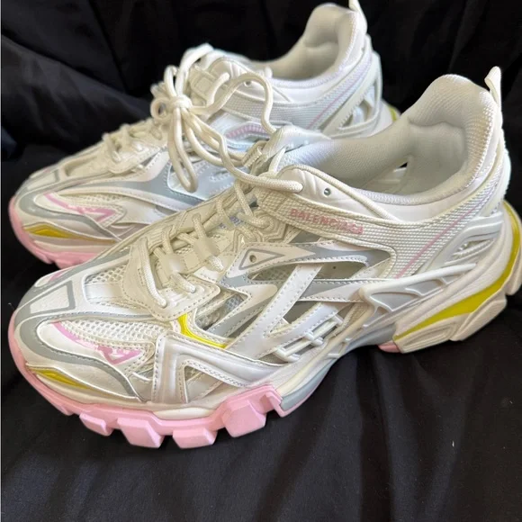 Balenciaga | Shoes | Balenciaga White And Pink Athletic  display picture 1